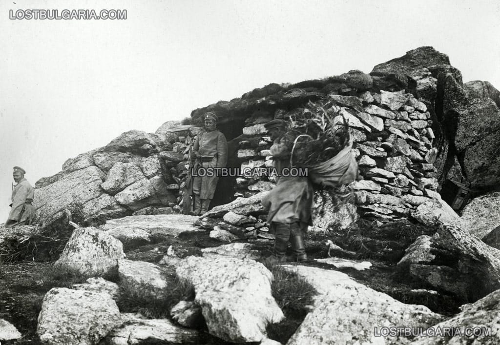 Из частите на 3/6 бригада: Пост и землянка на връх Пелистер, Баба планина, 1917 г., Южния фронт