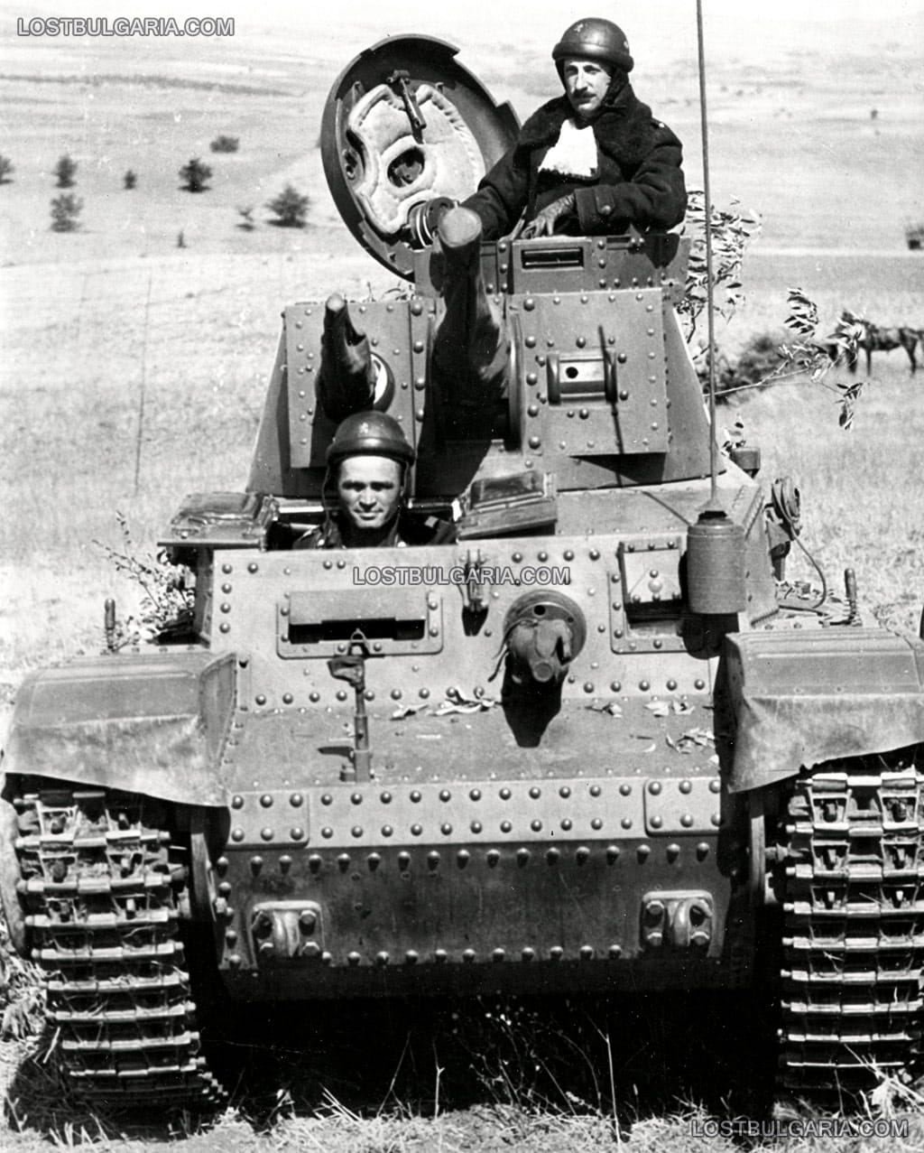 Н.В.Цар Борис III в танк Шкода, Skoda LT Vz. 35 - Pz.Kpfw 35(t), вероятно по време на маневрите през 1941 г.