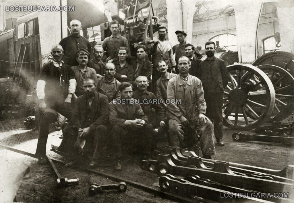 Механици в локомотивно ремонтно депо, 20-те години на ХХ век