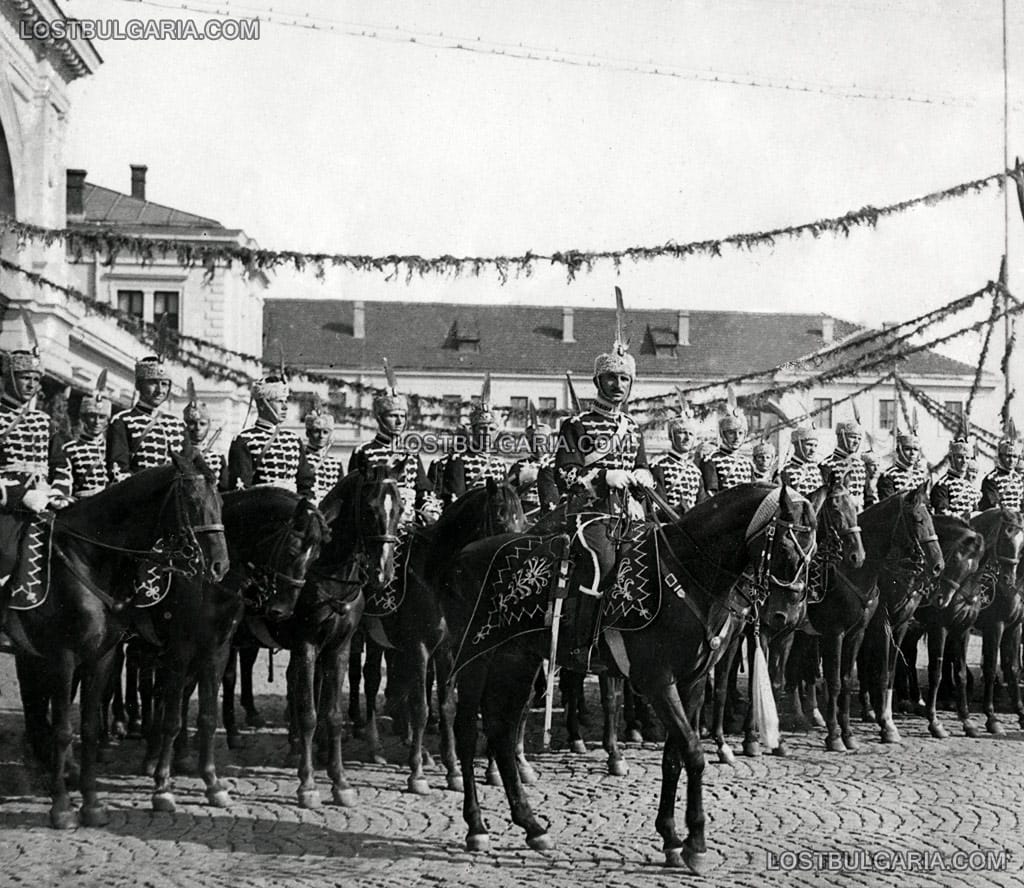 Гвардейците на Н.В. строени за парад, София, вероятно 30-те години на ХХ век