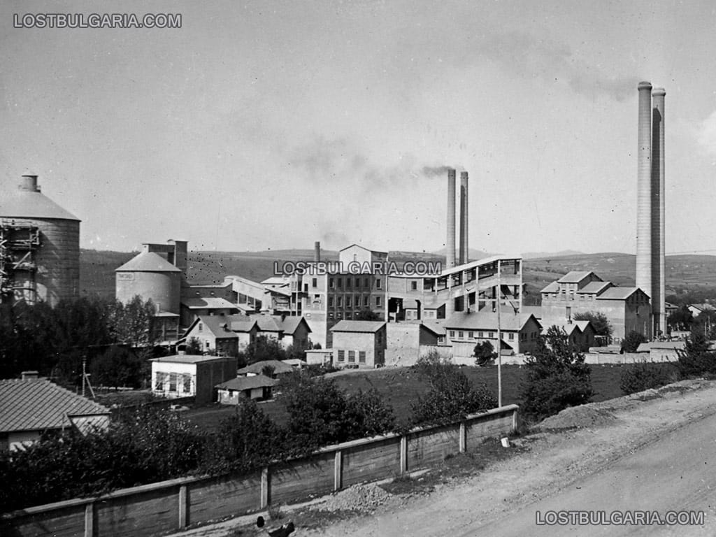 Село Батановци, Пернишко, циментовата фабрика "Гранитоид", първата в България, 1938 г.