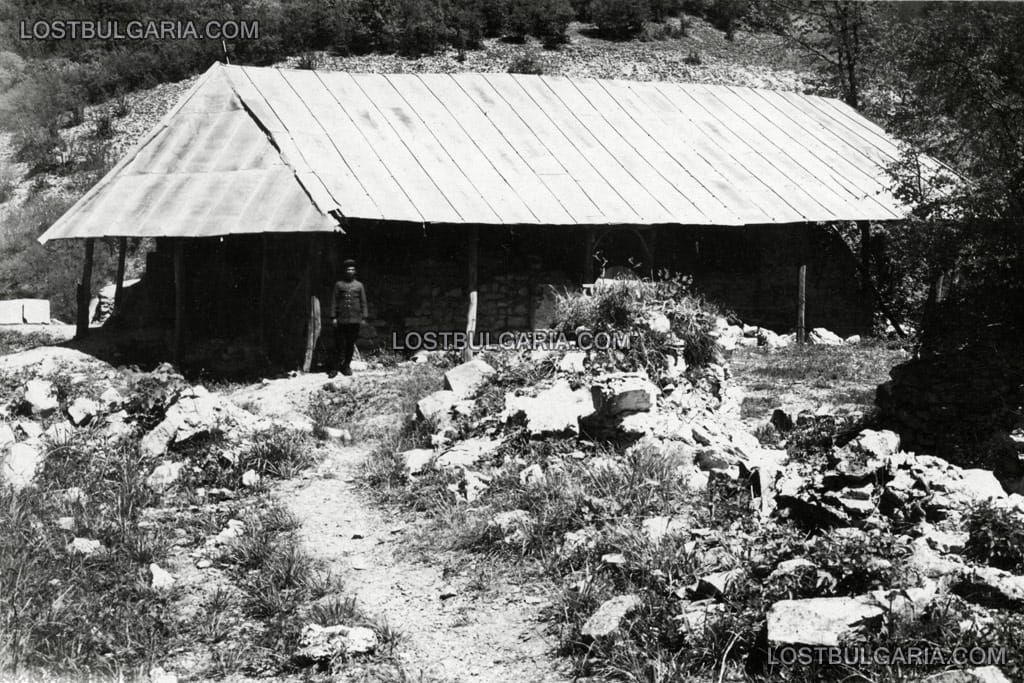 Разкопки на манастира "Св. Пантелеймон" в м. Патлейна, Велики Преслав, 1929 г.