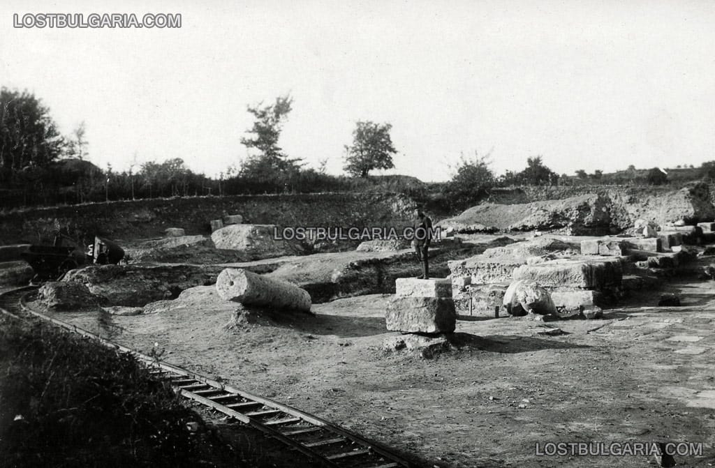 Изглед от разкопките на Симеоновия дворец в Преслав, 1929 г.