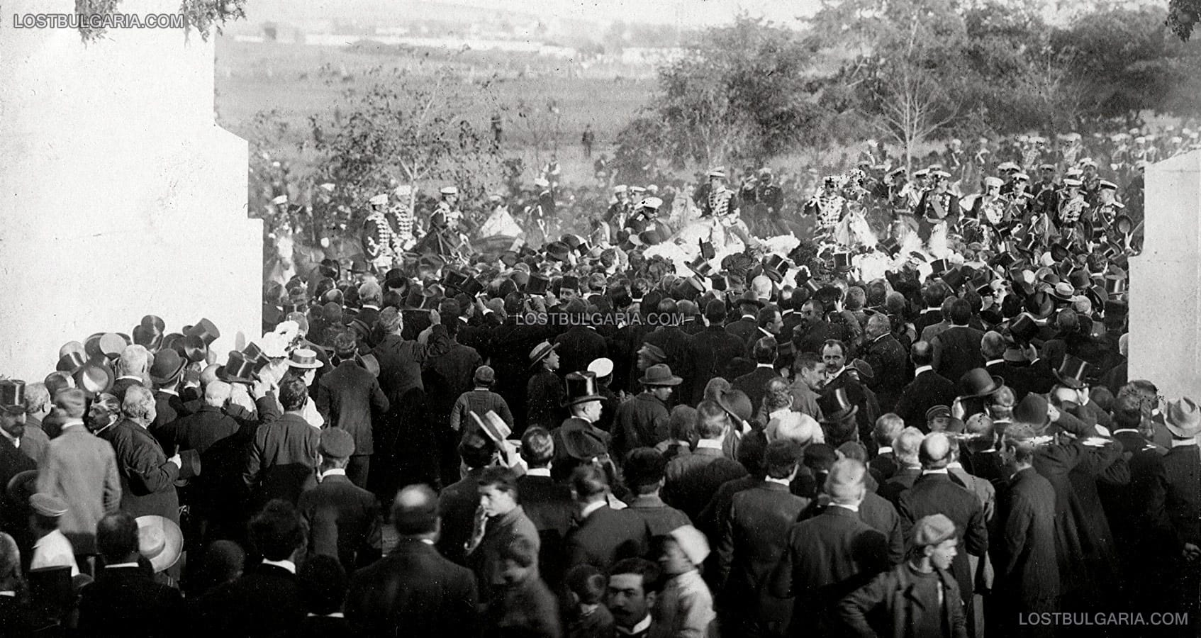 Посрещането на Н.В.Цар Фердинанд I в София при завръщането му от Търново след обявяването на Независимостта на България, 30 септември 1908 г.