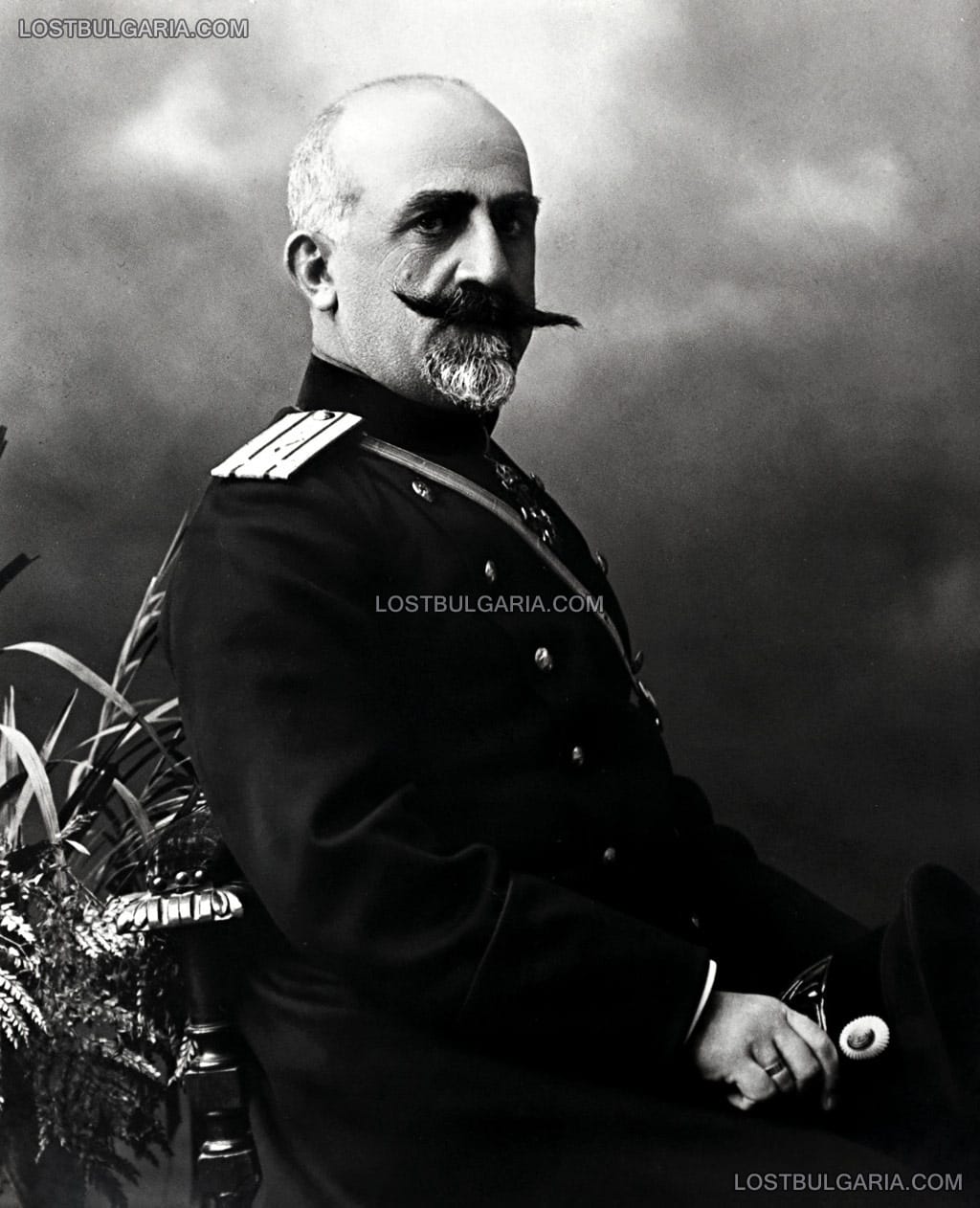 Генерал-лейтенант от артилерията Петър Марков Тантилов (1861-1937), участник в Сръбско-българската война, Балканската война, Междусъюзническата война и Първата световна война (на снимката с чин полковник около 1908-12 г.)
