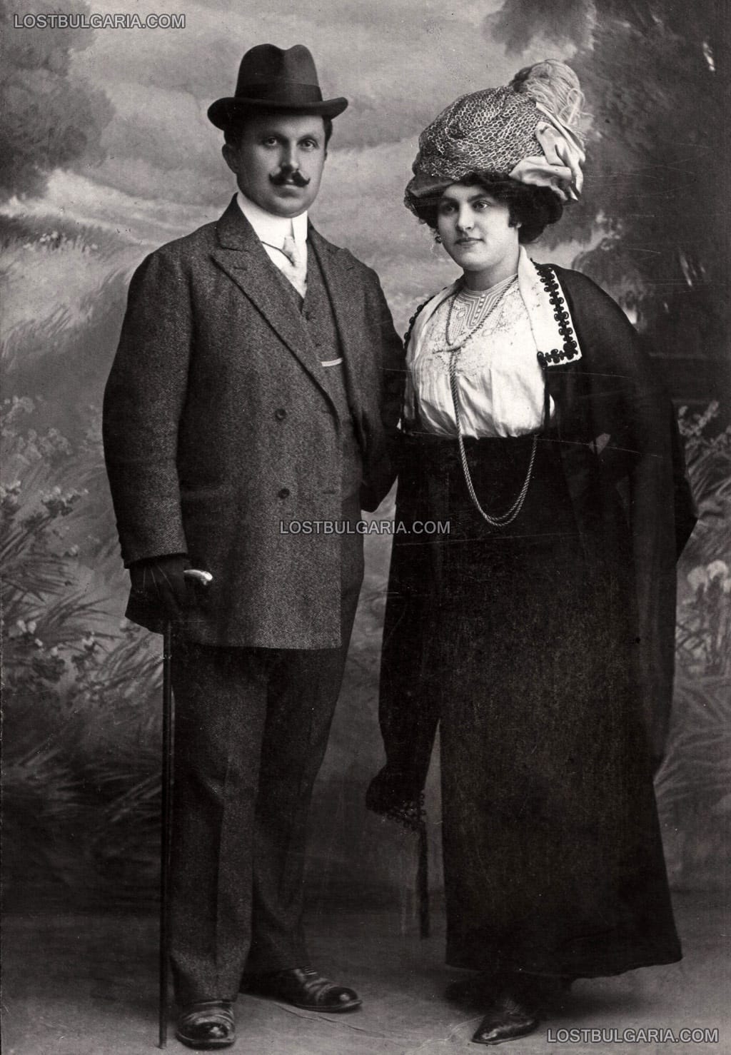 Семейство от София - Надежда Балтова (дъщеря на ген. Вичо Диков) със съпруга си полковник Илия Балтов, 20-те години на XX век