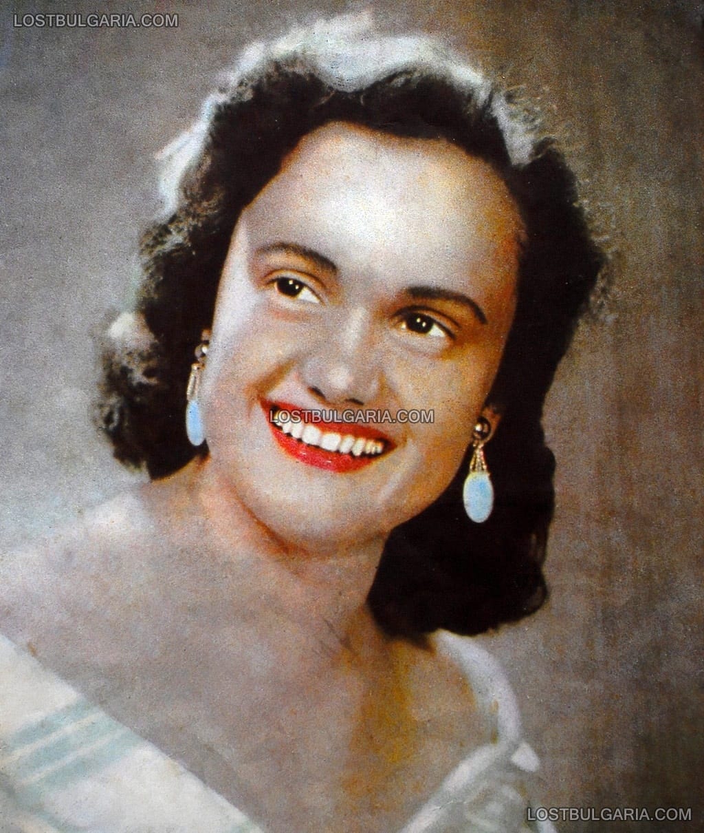 Оцветен портрет на оперната прима Катя Попова от 1959 г.