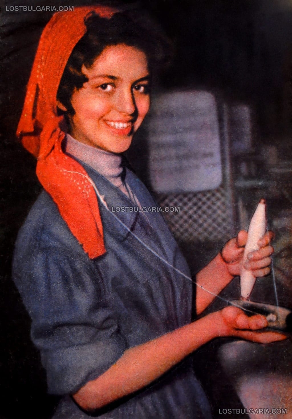 Портрет на ученичка от 26-то средно училище в София, работеща на тъкачен стан във фабрика "Текстилна слава", 1959 г.