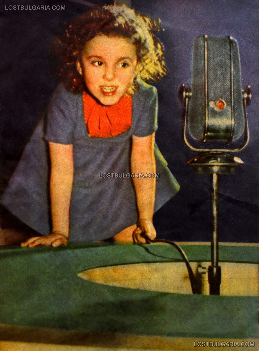 Рекламна фотография за Българско радио - "Предаването за най-малките започва", 1958 г.