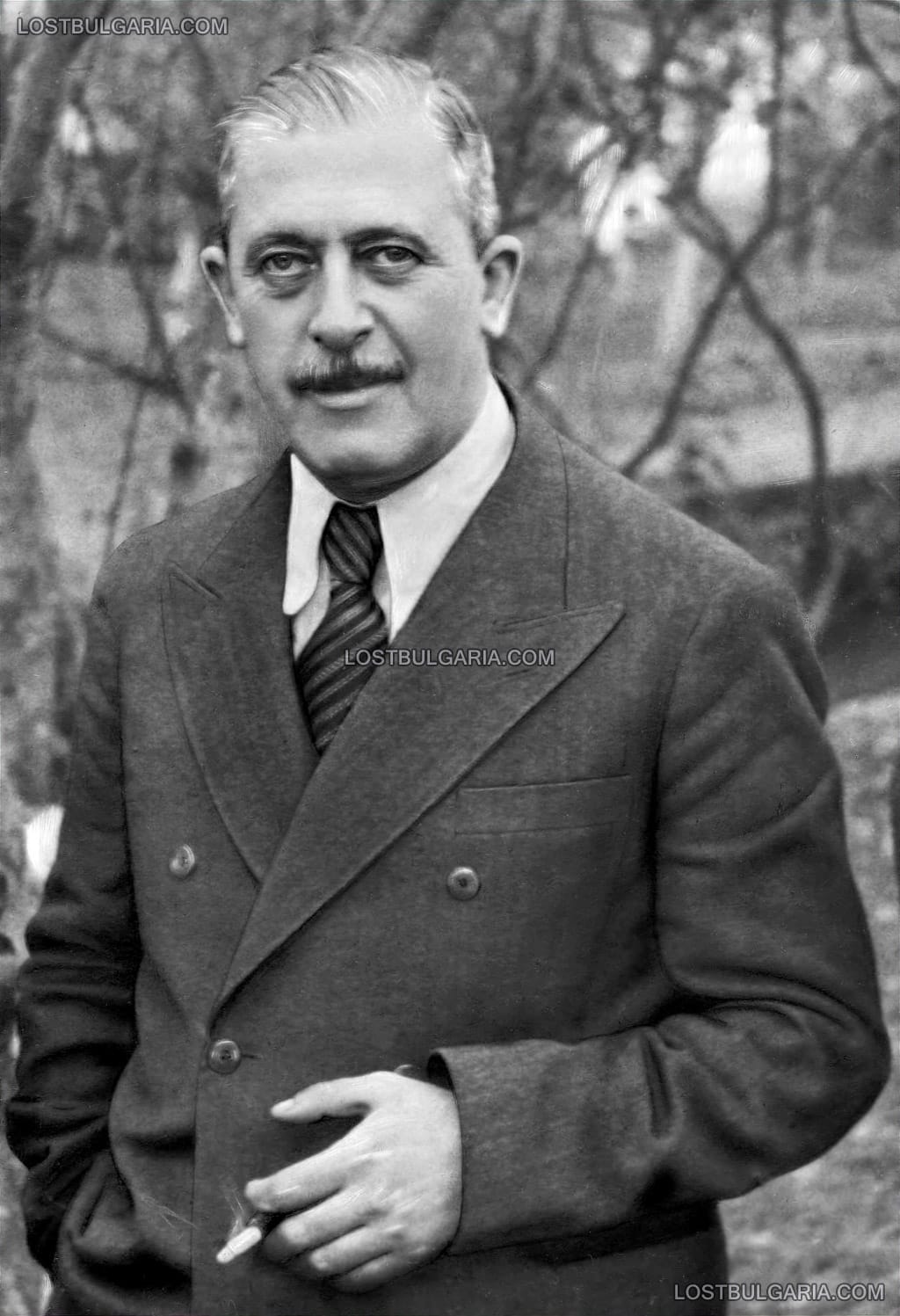 Велизар Пеев (1891-1949) инженер, главен технолог и директор на шоколадовата фабрика "Пеев" в Своге, портрет от края на 30-те години на ХХ век