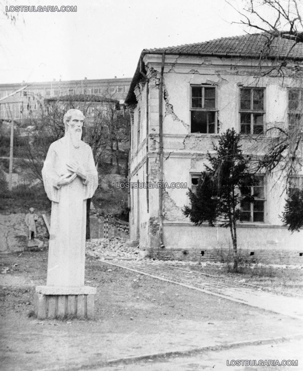 Стражица, училището след голямото земетресение, 1986 г.