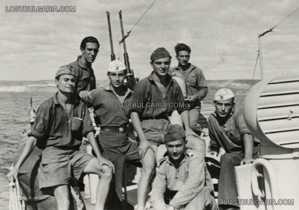 Моряци на борда на торпеден катер тип Люрсен, по време на охраната на българското черноморие през Втората световна война