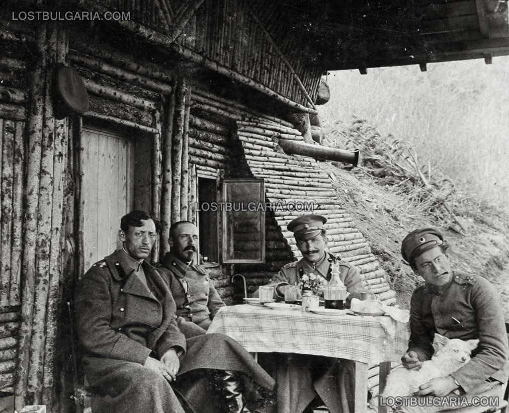 Офицери от 12-ти пехотен Балкански полк, Южния фронт, 1917 г.