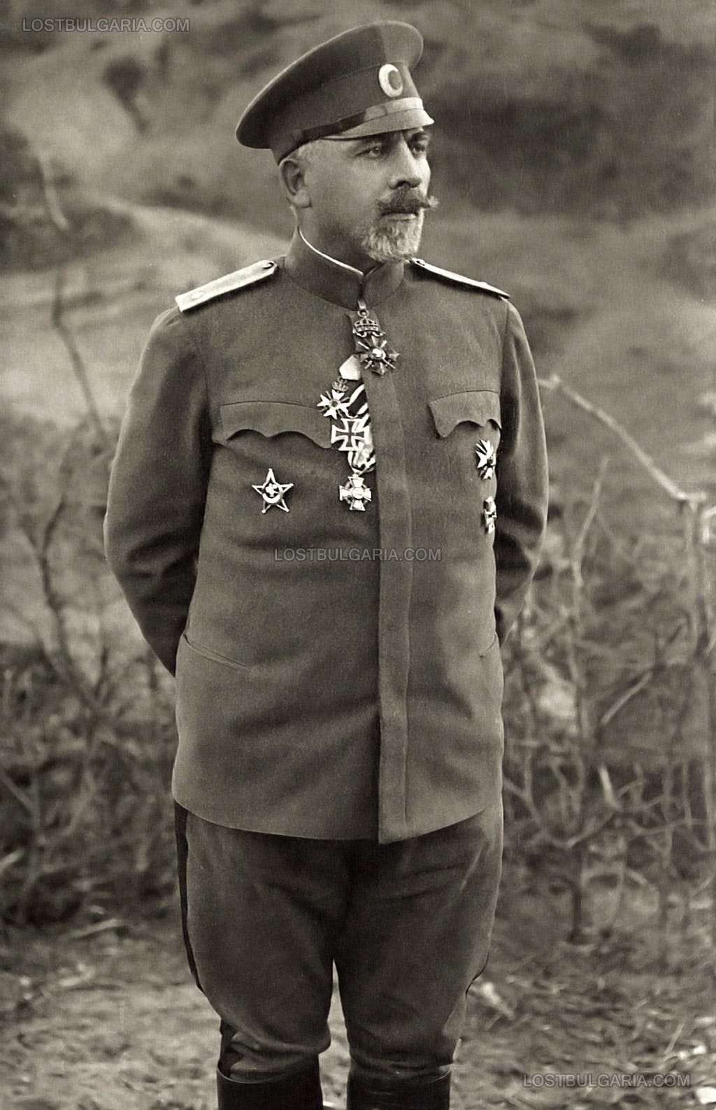 Генерал-майор Владимир Вазов, командващ 9-та пехотна Плевенска дивизия при позициите край Дойран, около 1918 г.