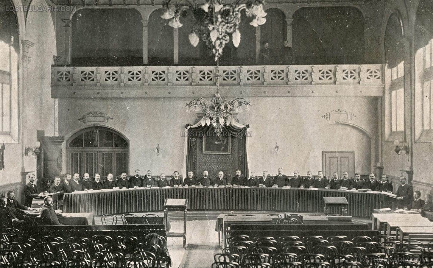 Членовете на Държавния съд в салона на старата сграда на "Славянска беседа", София 1903 г.