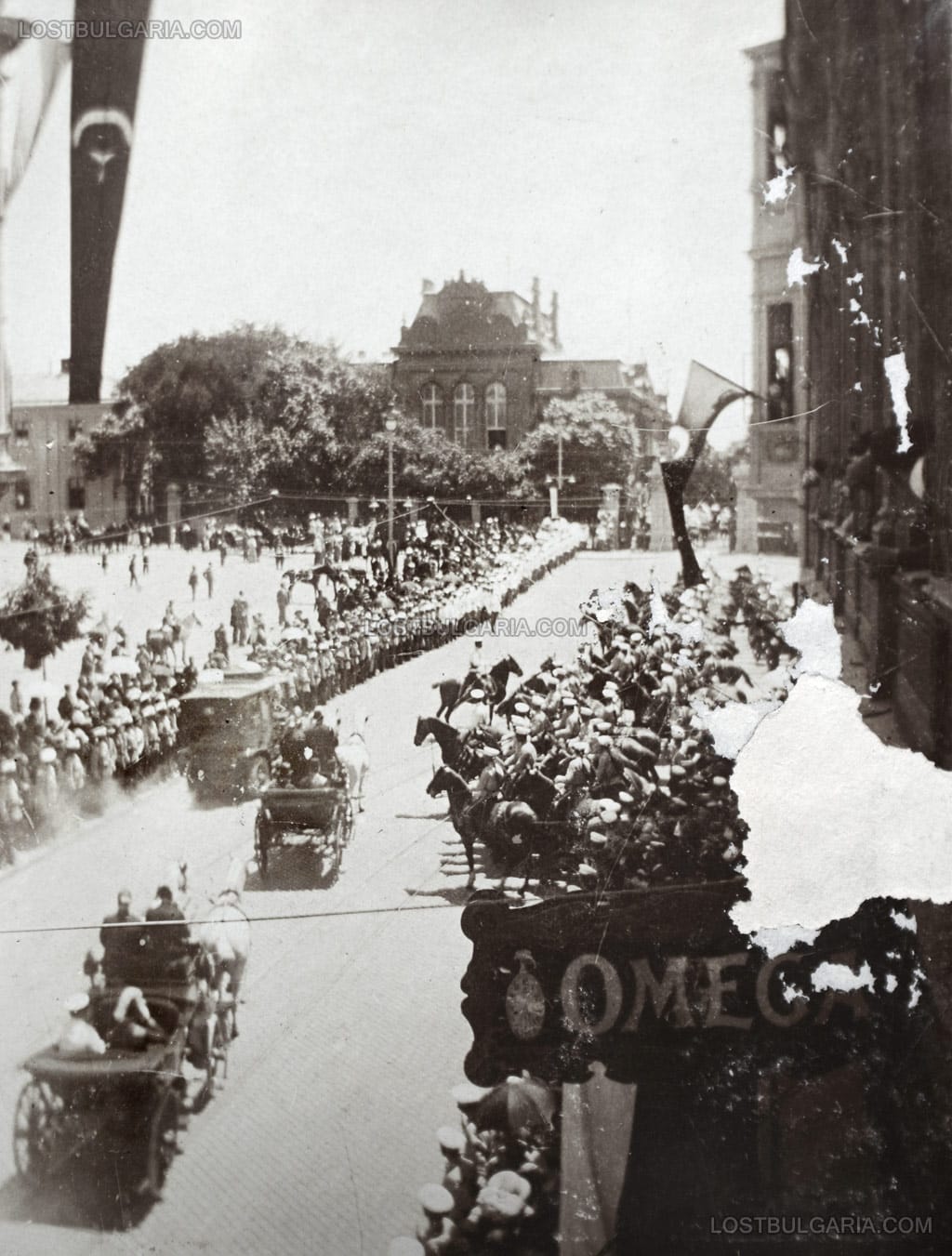 Процесията за посрещането на турския престолонаследник Принц Юсуф Изедин на път за Двореца по улица "Търговска", София 1910 г.