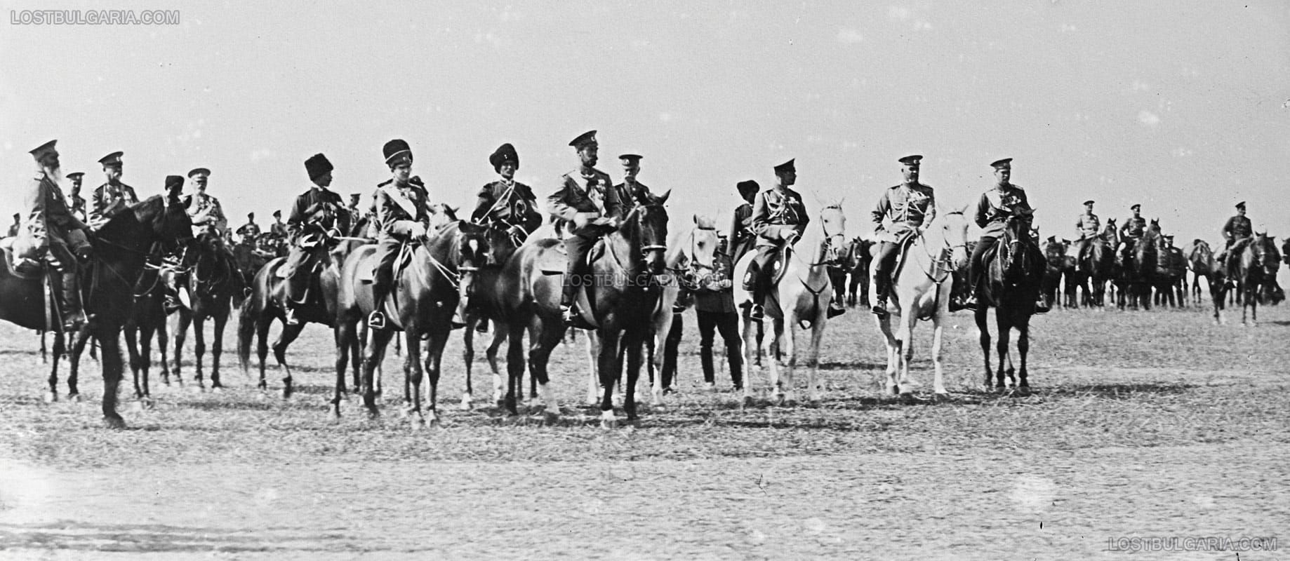 Княз Борис, император Николай II Романов и висши руски военни на военни маневри по време на посещението на княза в Русия по покана на императора, 1 септември 1911 г.