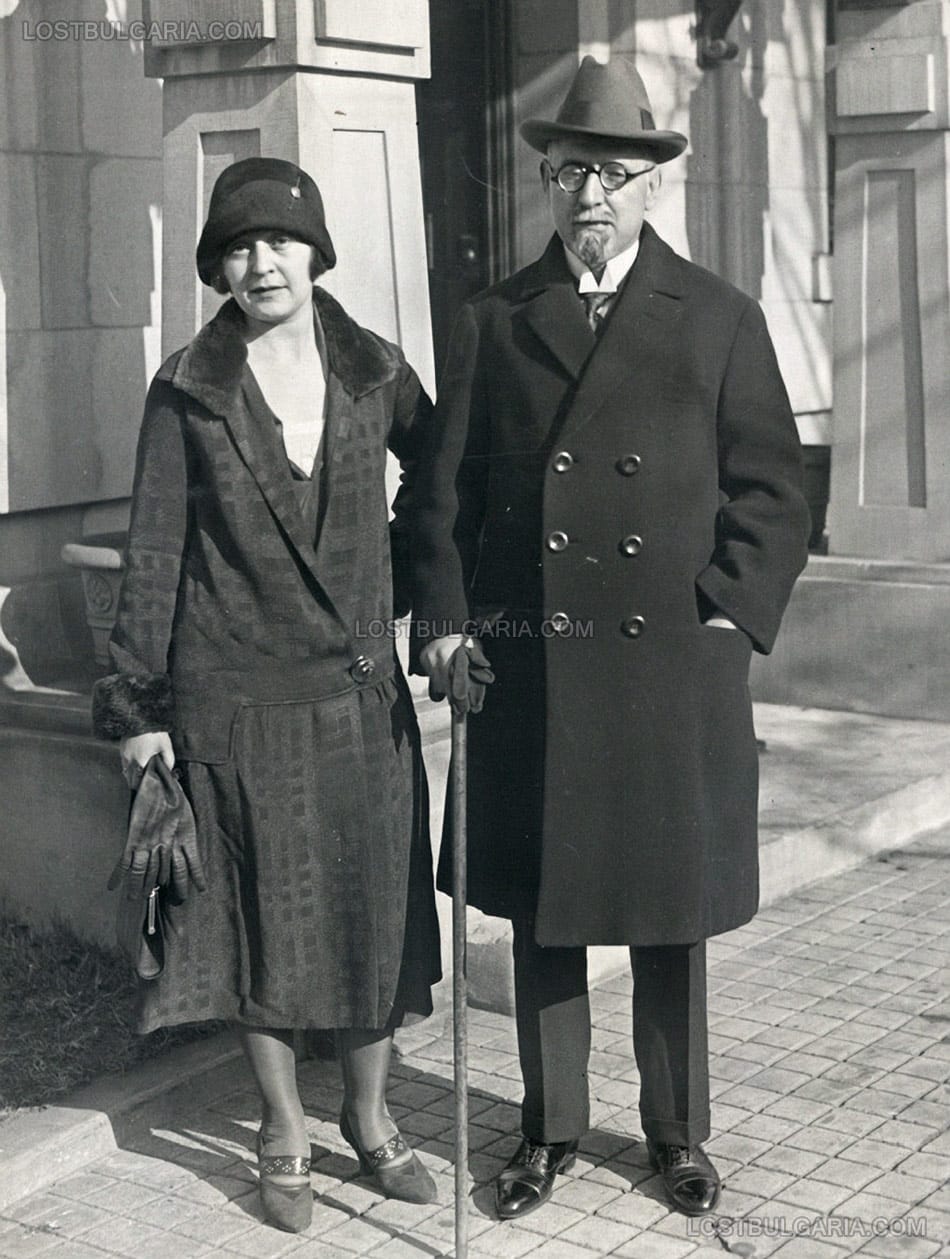 Симеон Радев и съпругата му Бистра Винарова при пристигането им във Вашингтон, където Радев е назначен за посланик, Вашингтон, 14 декември 1925 г.