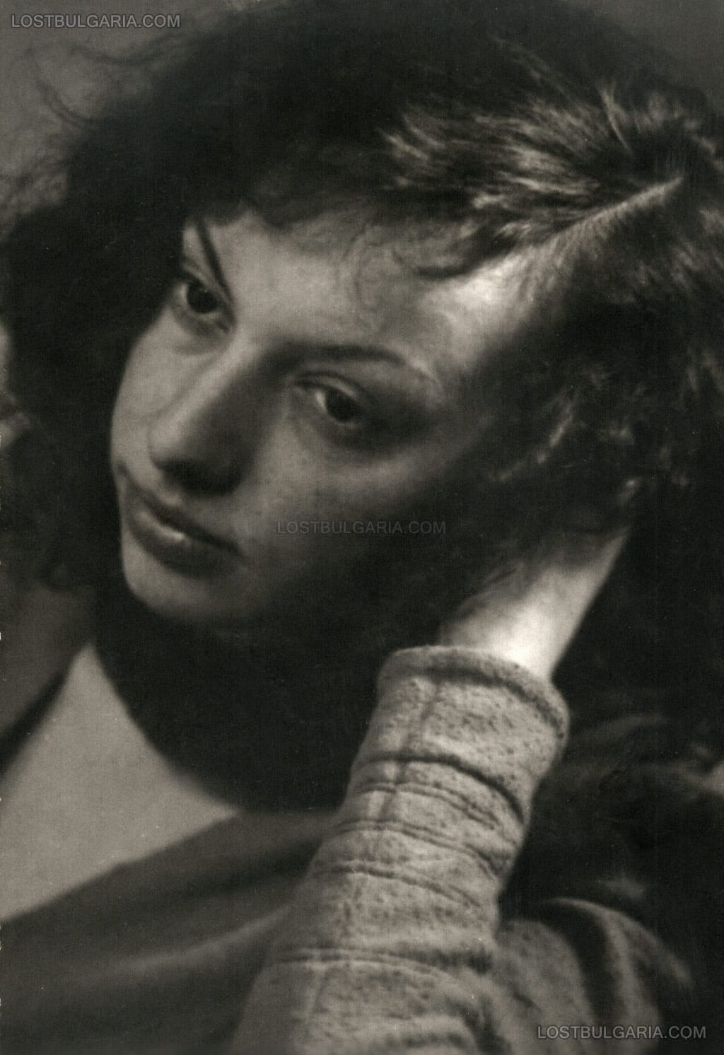 Яна Язова (Люба Тодорова Ганчева), писател, фотография от 30-те години на ХХ век