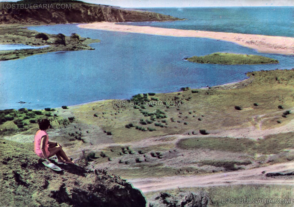 Устието на река Велека, гледано от брега на Синеморец, оцветена фотография от 1964 г.