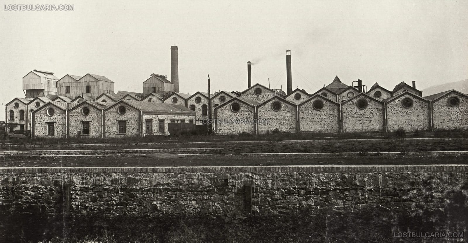 София, 1912 г., сградата на Захарна фабрика, построена от "Анонимно дружество за българските захарни фабрики и рафинерии" в 1898 г.